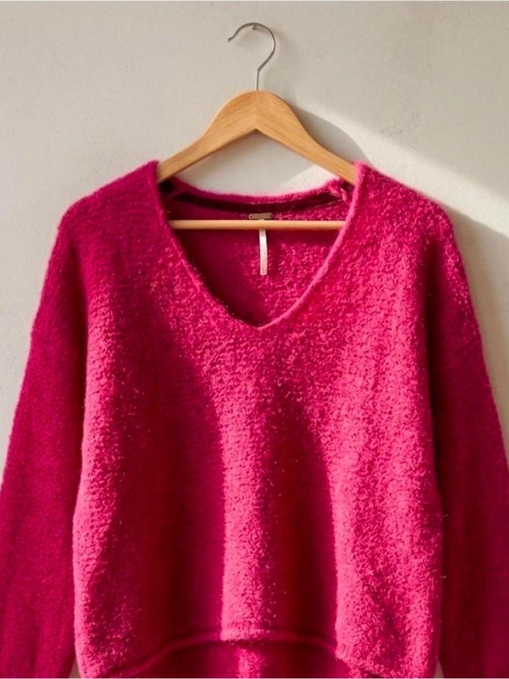 FREE PEOPLE Wool-Alpaca Lipstick Pink V-neck sweater